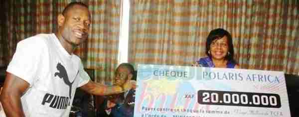 好人好事，巴索戈向喀麦隆高中捐款2000万中非法郎