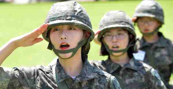 从韩国明星到三星公子，只要是个韩国男人都要参军入伍