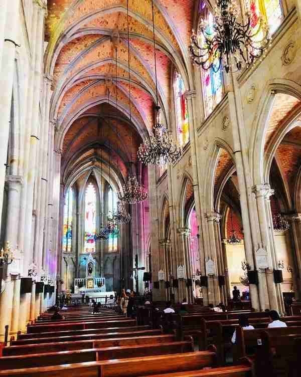 美轮美奂！中国及东南亚最大的哥特式教堂：广州石室圣心大教堂