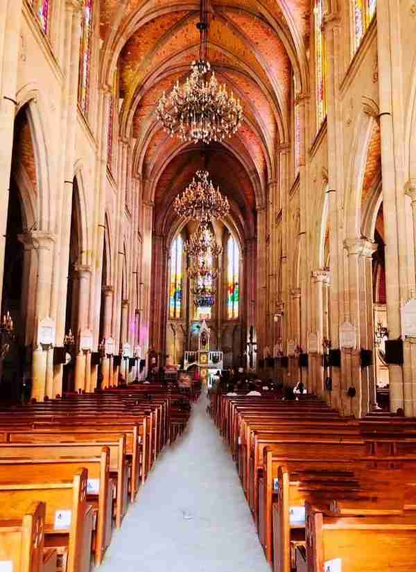 美轮美奂！中国及东南亚最大的哥特式教堂：广州石室圣心大教堂
