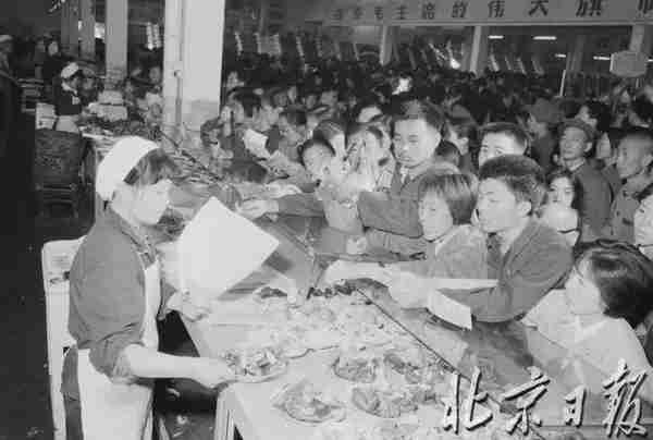 它们撑起北京人的菜篮子，那些上“四大菜市场”买尖货的日子