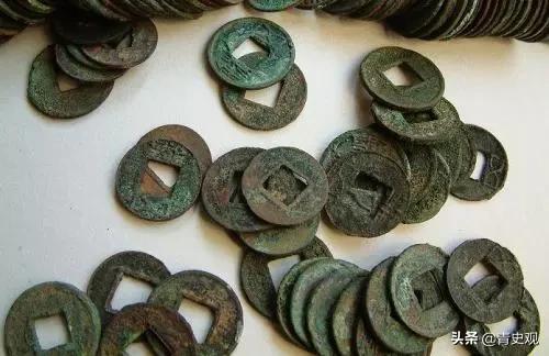 1984年，石家庄农民在挖土时，在一个砖厂内发现了1254公斤古币