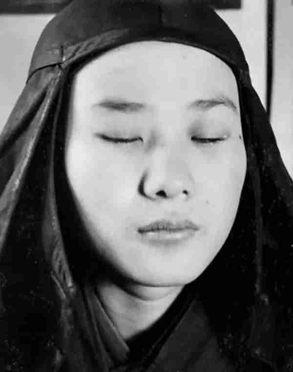 90年前安徽九华山翠峰寺的女尼「14P」
